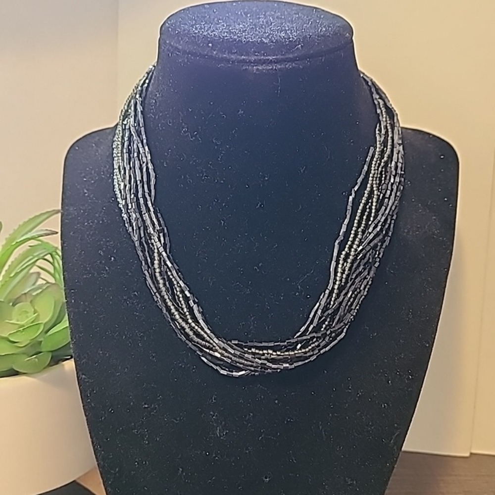 Unbranded 12-Strand Black Beaded Bib Necklace Ladies Pre-Owned Fashion Biker